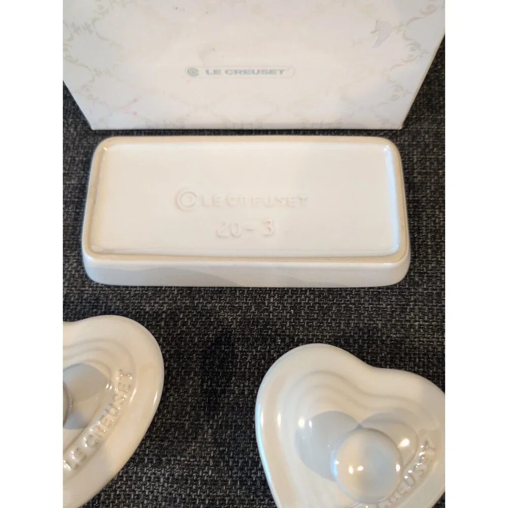 Le Creuset Petite Ramekin Heart Set Of 2. Pearlized White D'Amour 910223-00